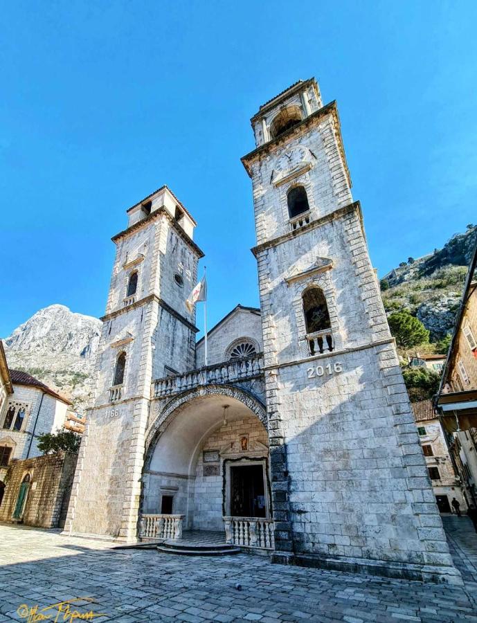 Apartman J&I Kotor Buitenkant foto